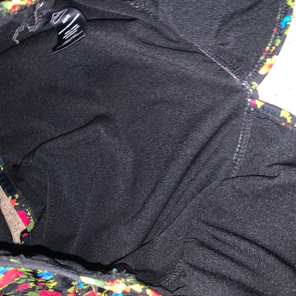 Catalina Black Multicolored Floral Swimsuit size M - Picture 8 of 9